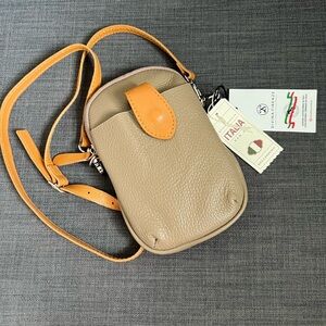 NWT DIVINA FIRENZE PHONE SMALL CROSSBODY BAG PURSE ITALIAN LEATHER